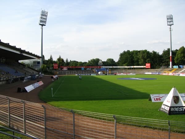 Merck-Stadion am Bollenfalltor